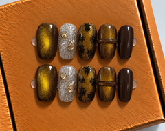Golden Eclipse Press-On Nails ✨🤎