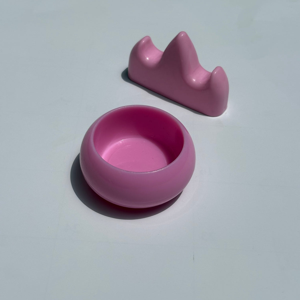 Brush holder with pot