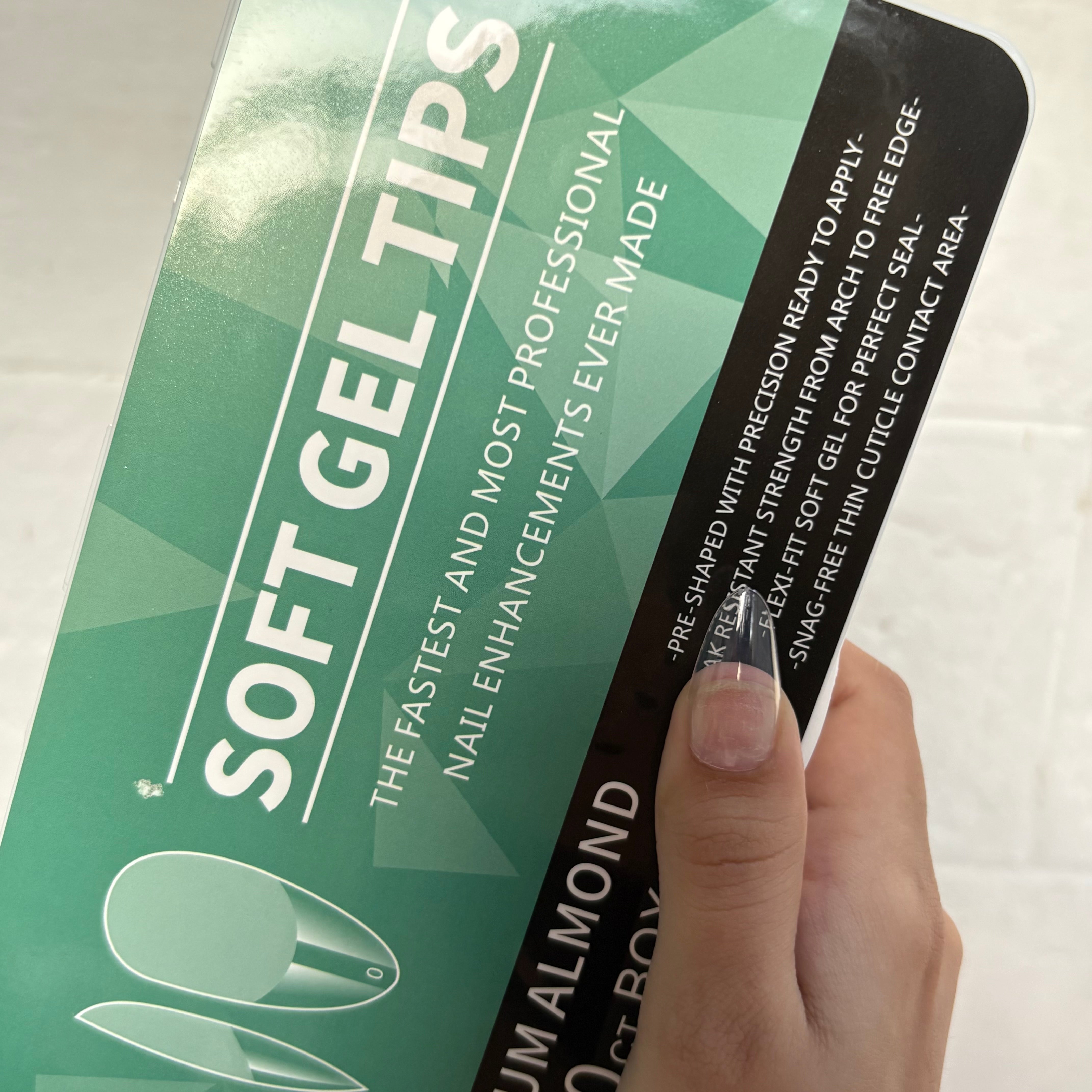 Medium Almond gel tips