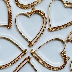 RESIN ART HEART BAZEL