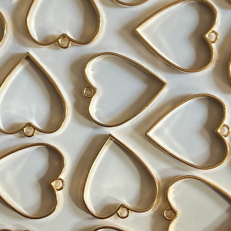 RESIN ART HEART BAZELS